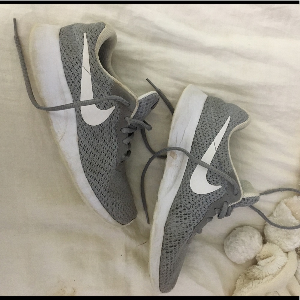 Nike tennis shoes size 8.5